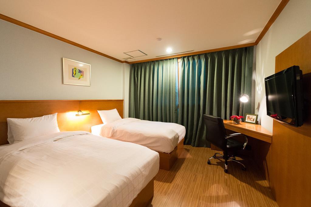 Gwangju Prado Hotel Gwangju Metropolitan City Exterior photo